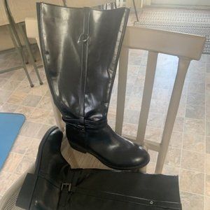 NWOT American Eagle wide calf boots